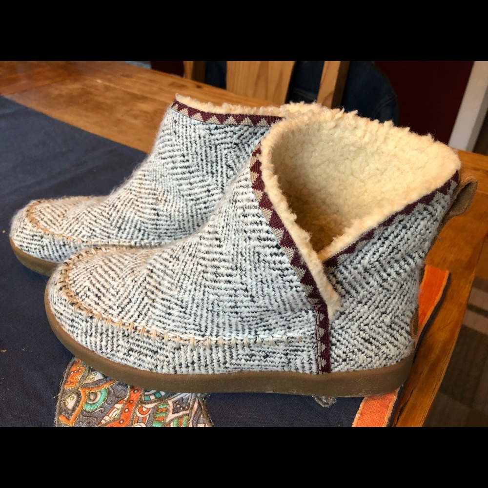 Sanuk ankle boots